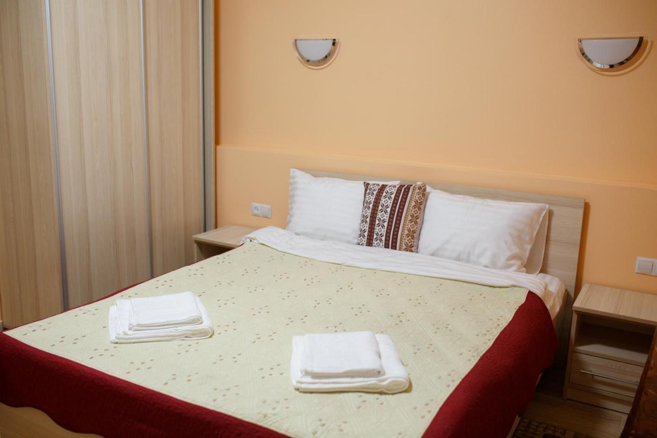 Золота Поляна Appartement Buitenkant foto